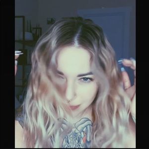 Meet your Posher, Alexis